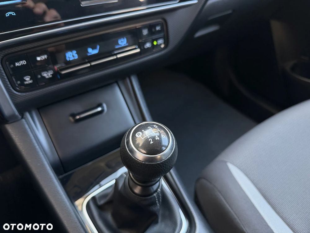 Toyota Auris - 13
