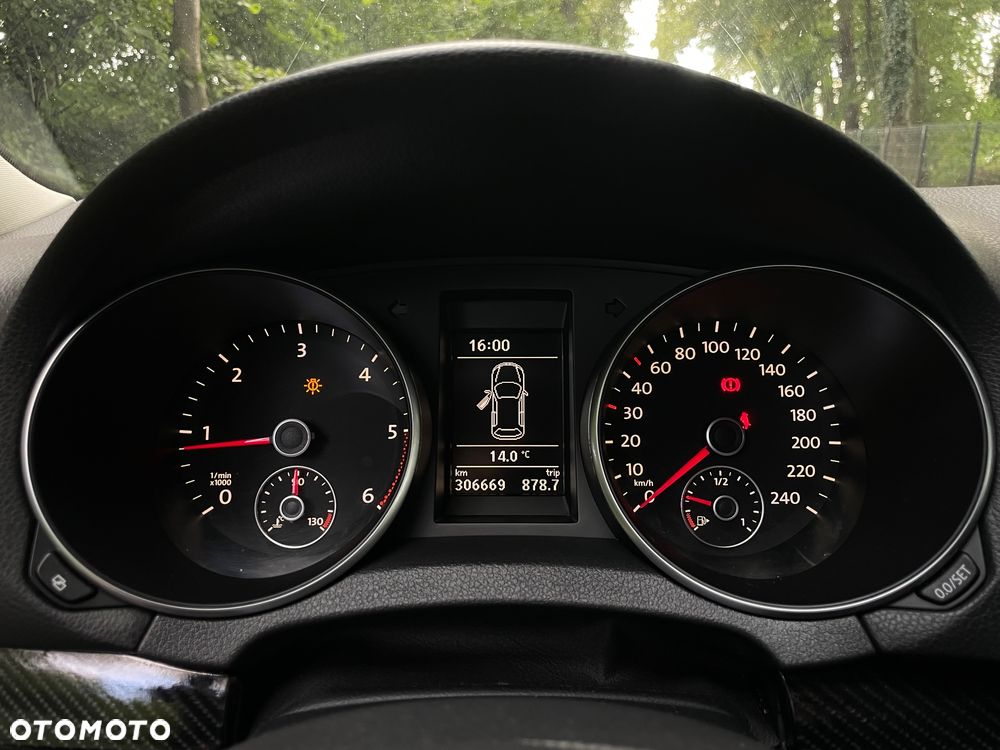 Volkswagen Golf - 8