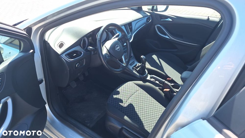 Opel Astra 1.4 T Enjoy - 9