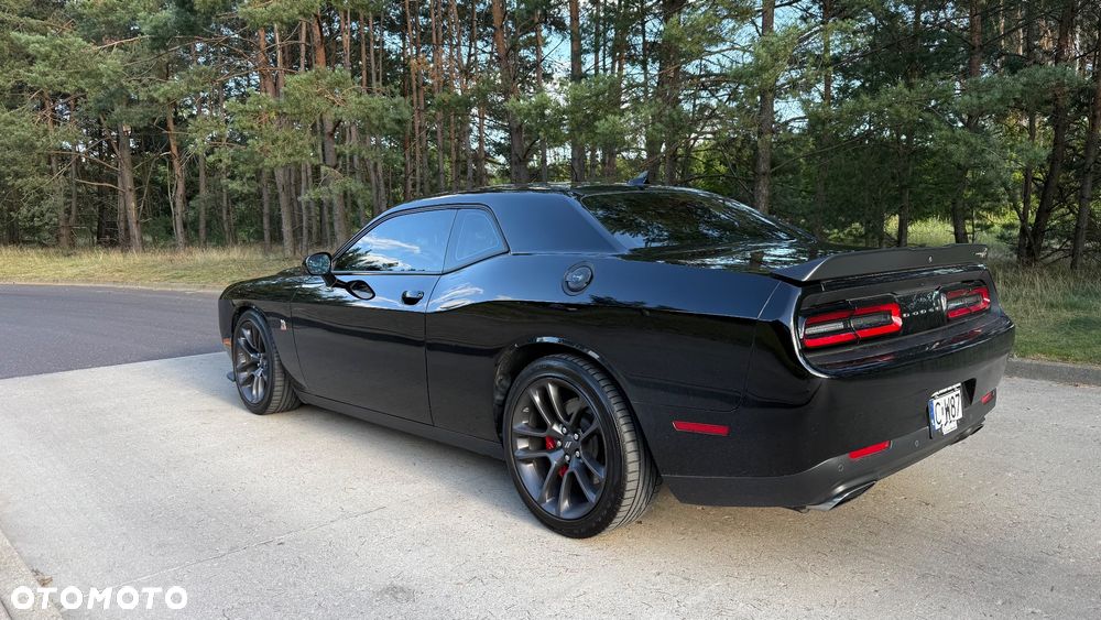 Dodge Challenger 6.4 Scat Pack - 4