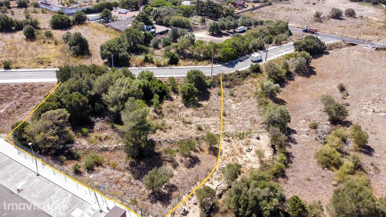 Lote de terreno com 1105m2 e projeto aprovado para 3 moradias, em São - Grande imagem: 2/12