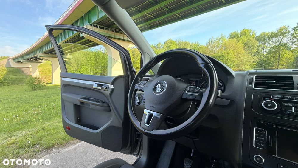Volkswagen Touran 2.0 TDI DPF STYLE - 17