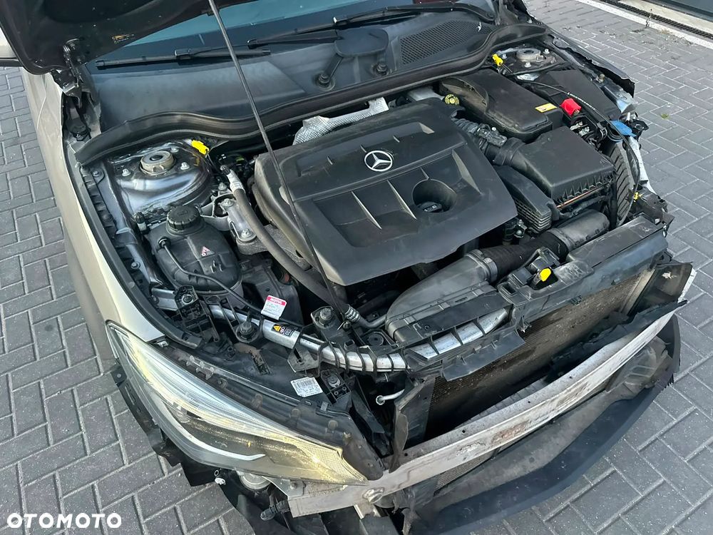 Mercedes-Benz CLA 180 d - 23