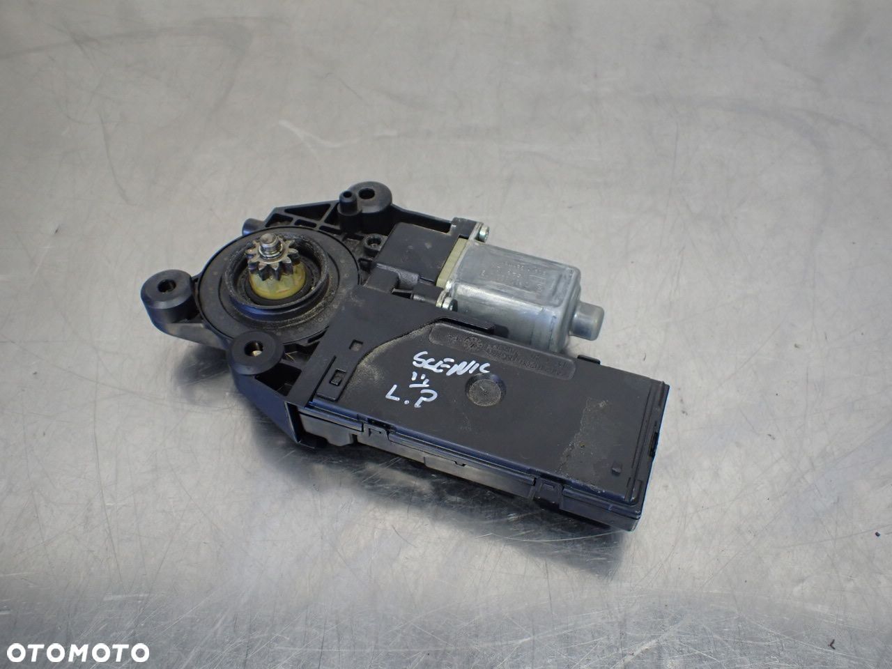 SILNICZEK SZYB LEWY PRZÓD RENAULT GRAND SCENIC III 807311050R 3K67Y580 0130822479 - 1