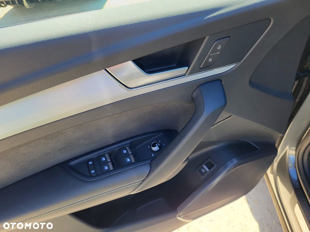 Audi Q5 40 TDI quattro S tronic S line - 27