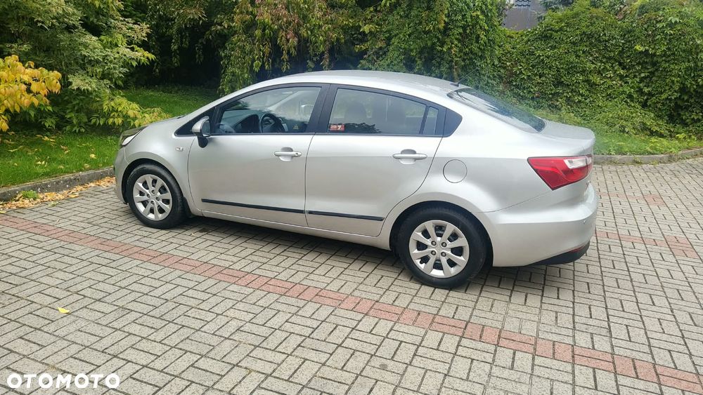 Kia Rio 1.4 M - 4