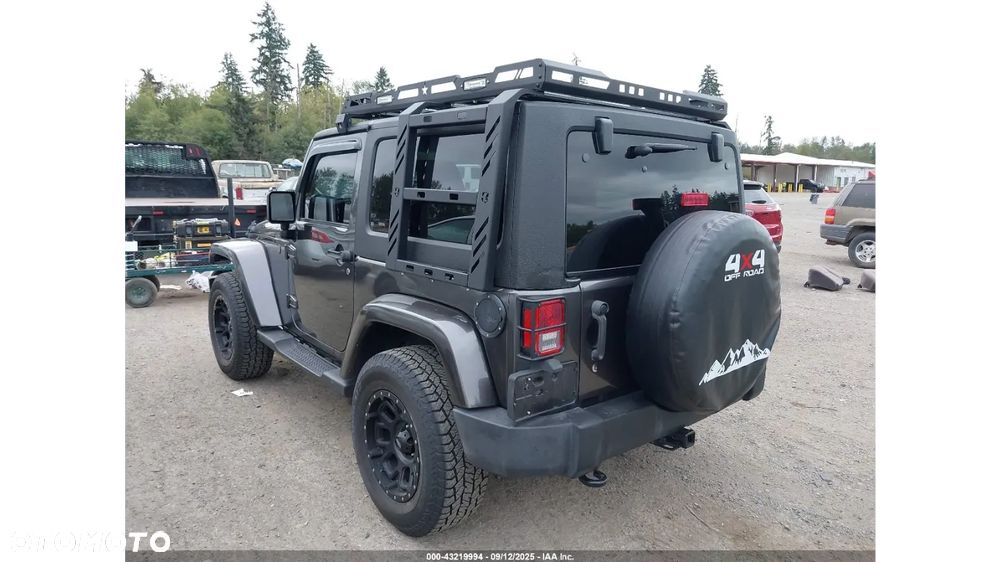 Jeep Wrangler - 3