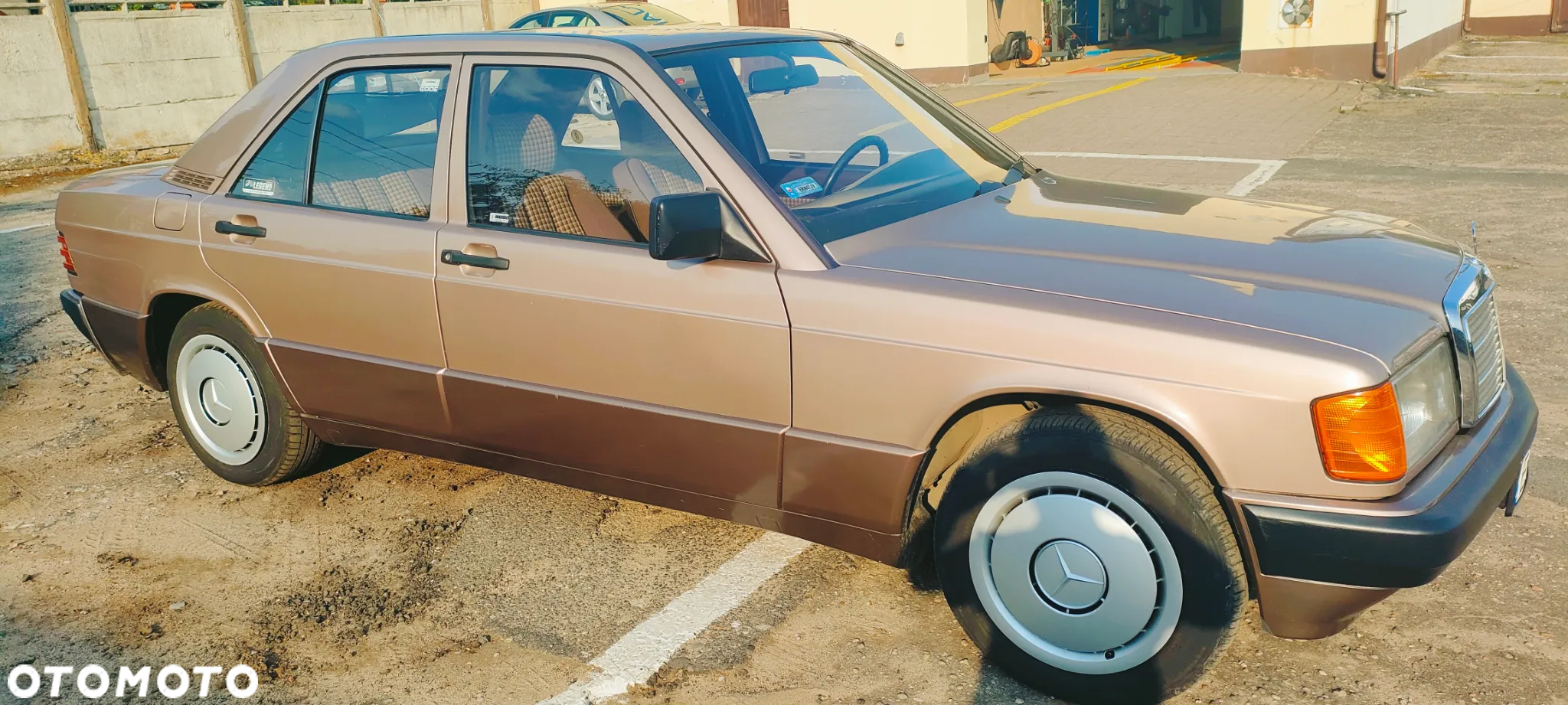 Mercedes-Benz W201 (190) - 4