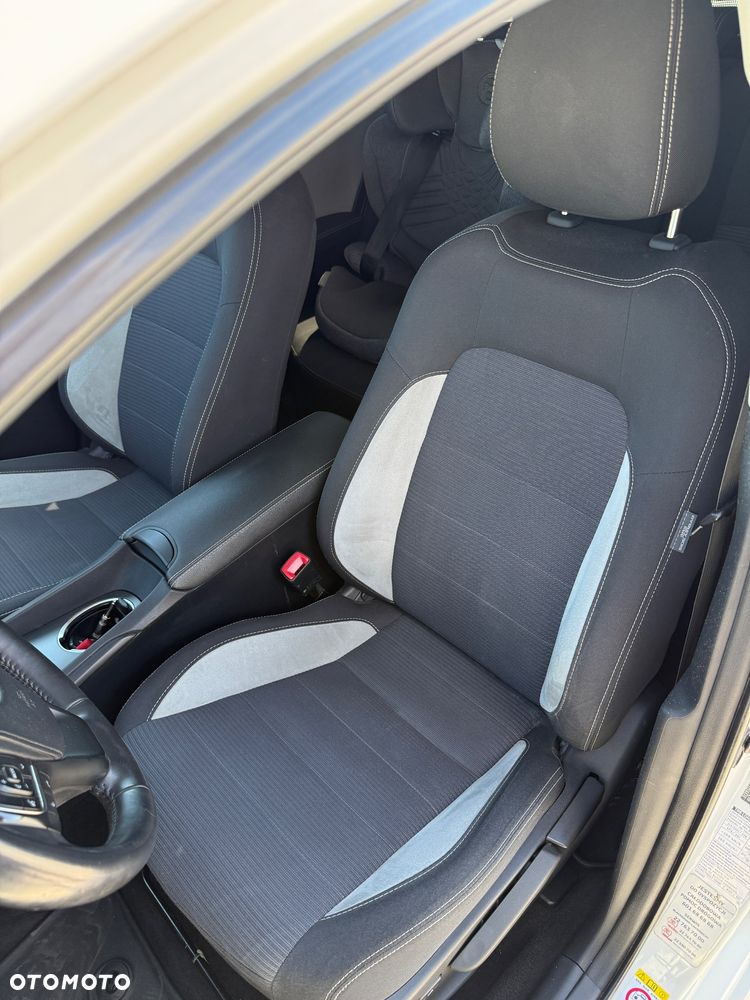Toyota Avensis 2.0 D-4D Premium - 13
