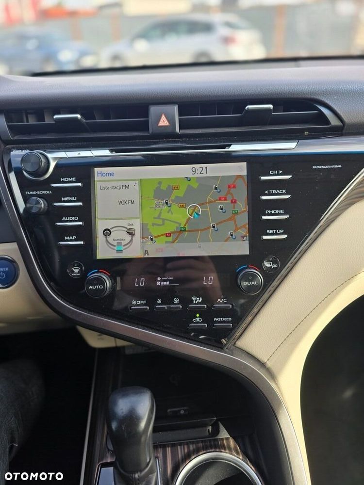 Toyota Camry 2.5 Hybrid Executive CVT - 17