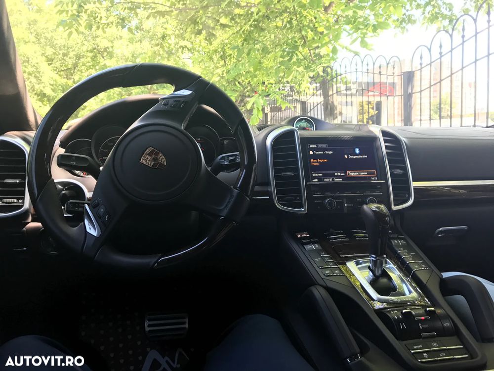 Porsche Cayenne 4.8 GTS - 8
