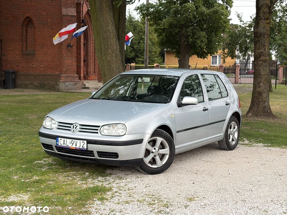 Volkswagen Golf - 1