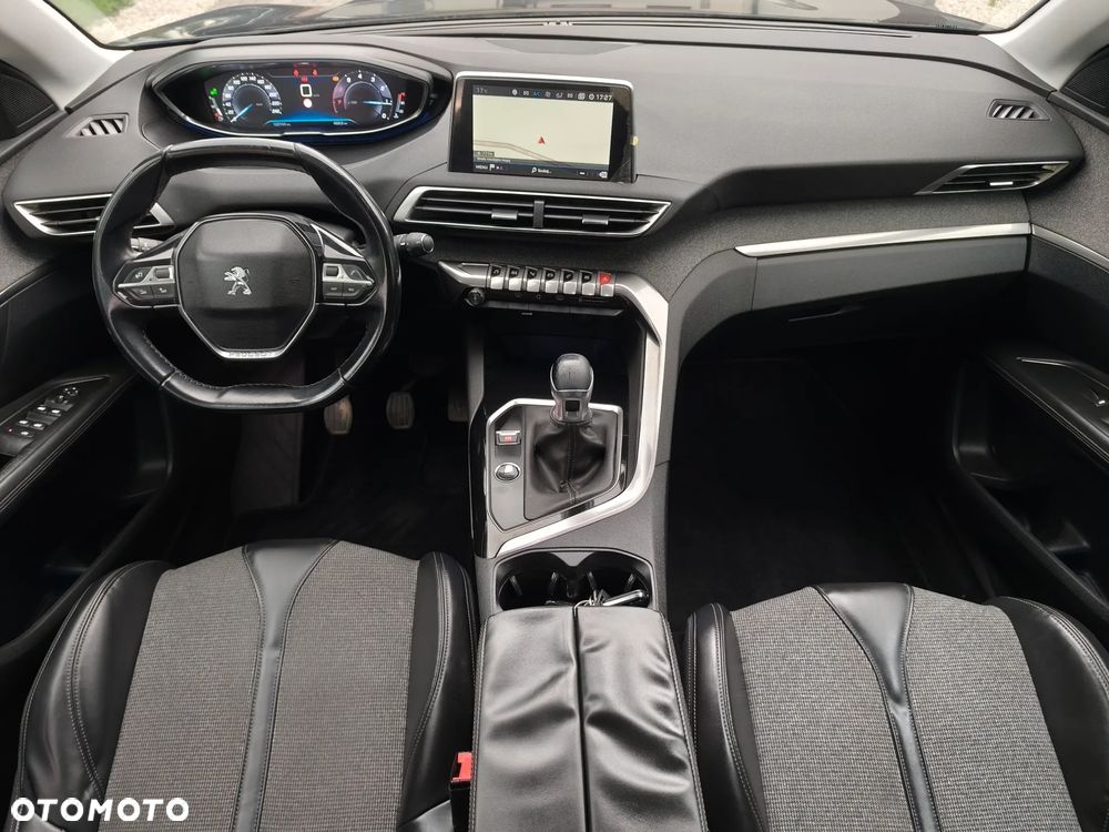 Peugeot 3008 PureTech 130 Stop & Start GPF Allure - 24