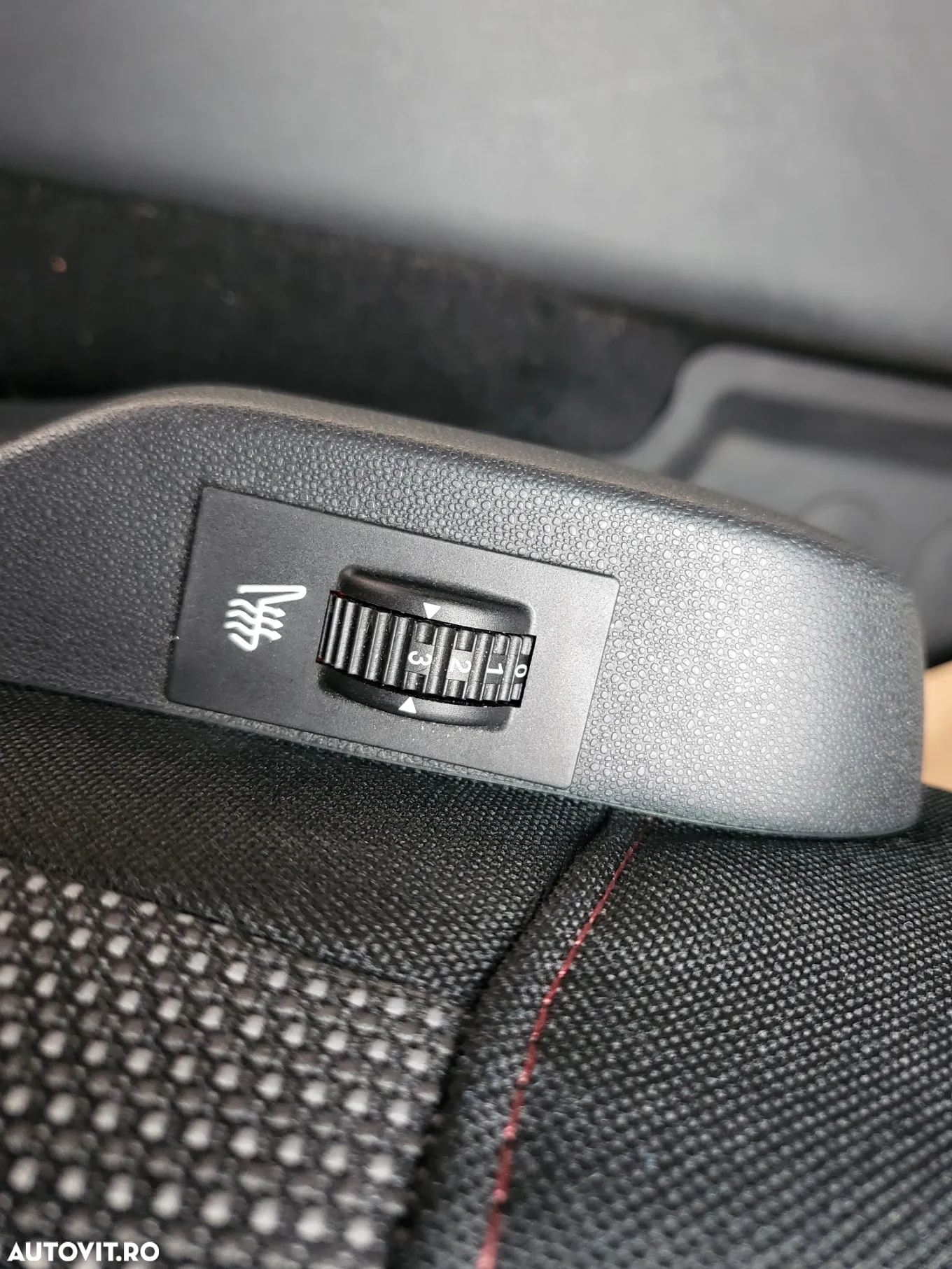 Citroën C4 Cactus 1.2 PureTech S&S BVM6 Feel - 32