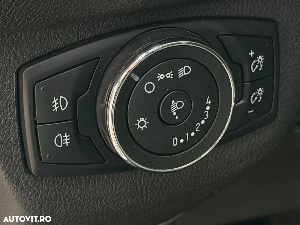 Ford Tourneo Courier 1.0 EcoBoost S&S Trend - 23