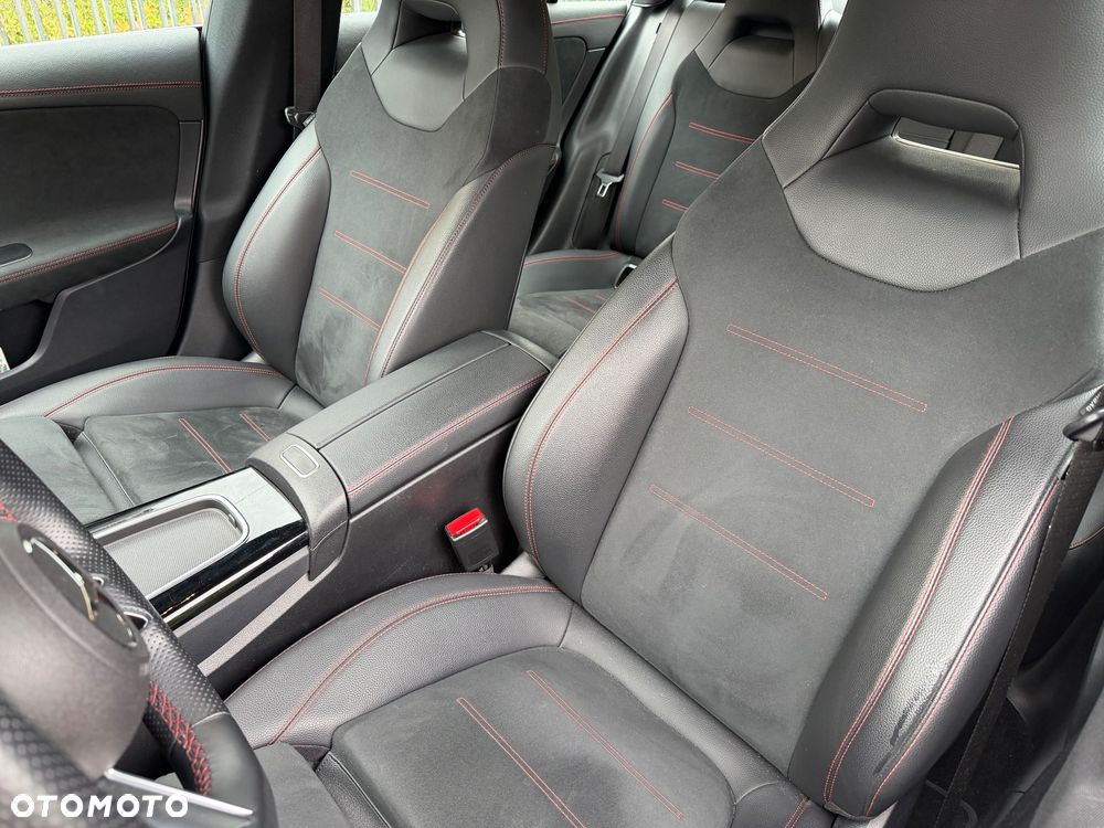 Mercedes-Benz CLA 250 mHEV 4-Matic AMG Line 8G-DCT - 13