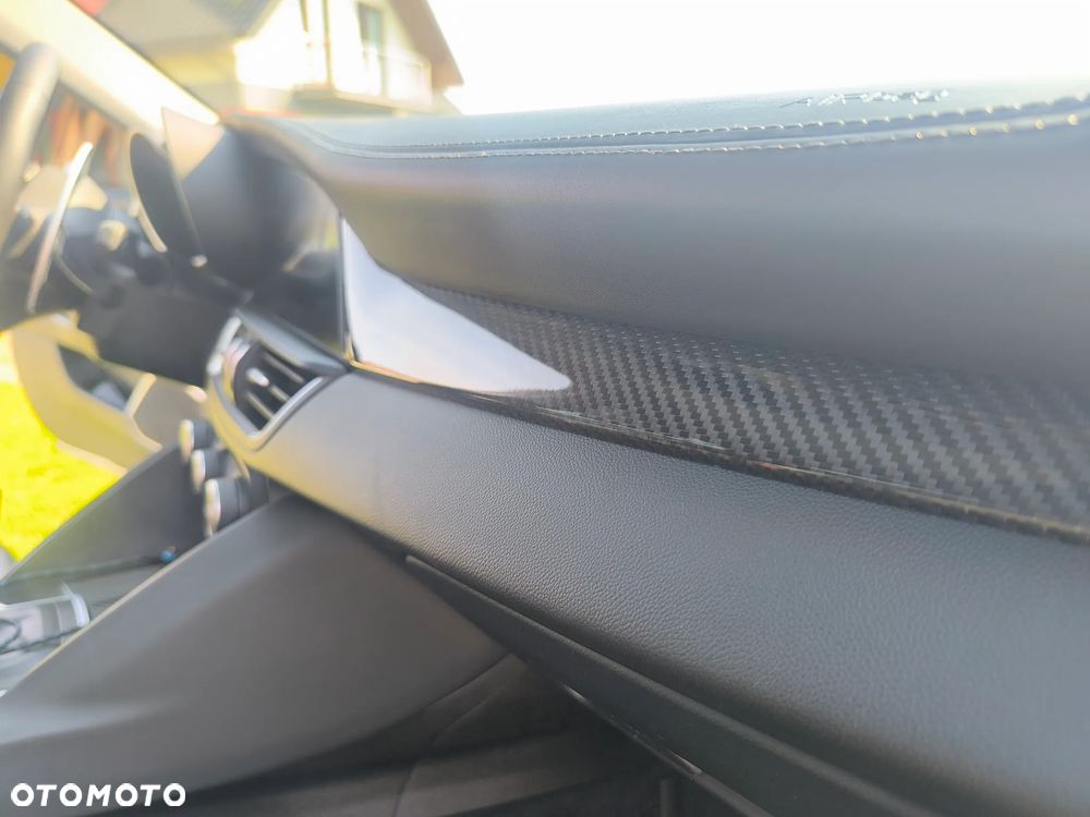 Alfa Romeo Giulia 2.0 Turbo 16V AT8-Q4 Ti - 28