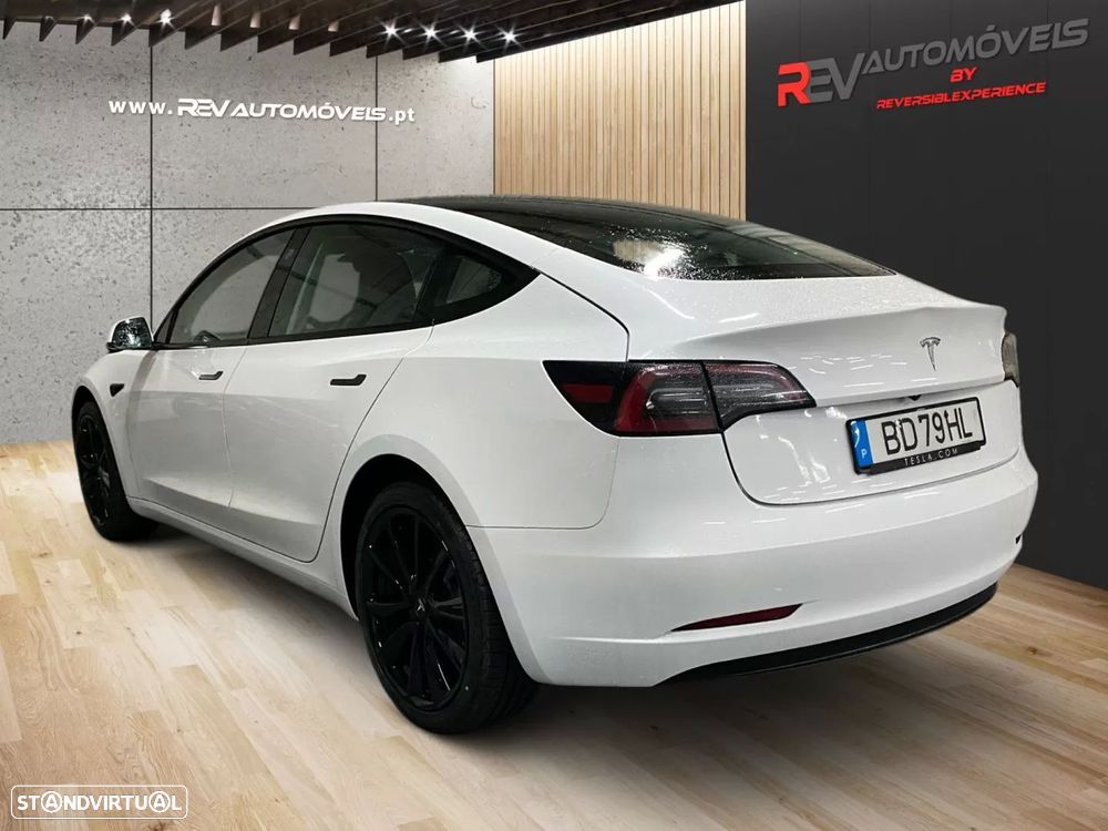 Tesla Model 3 Long Range Tração Traseira - 4