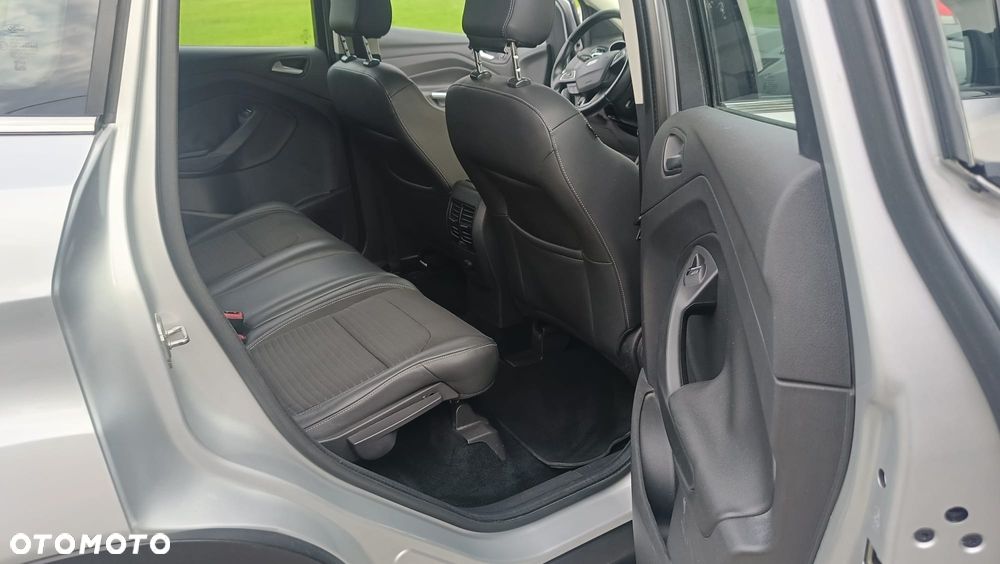 Ford Kuga 1.5 TDCi 2x4 Titanium - 19