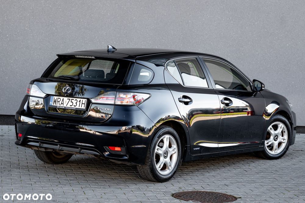 Lexus CT 200h - 9