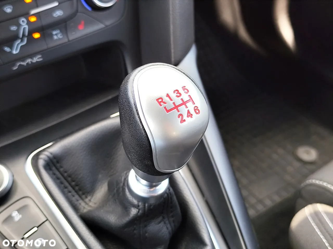 Ford Focus 2.0 TDCi ST - 22