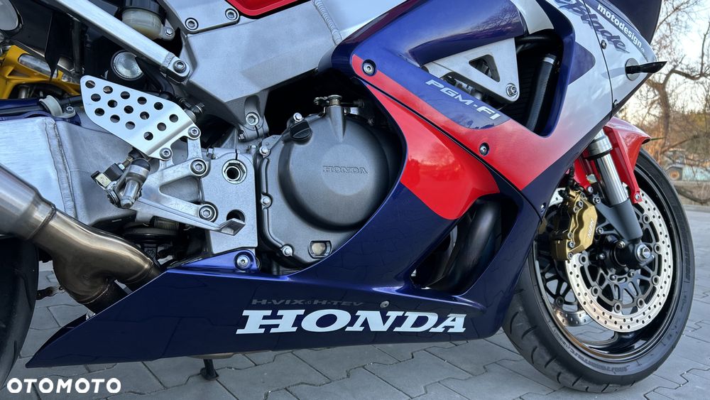 Honda CBR - 25