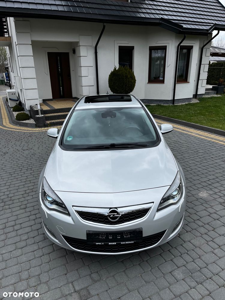 Opel Astra 1.6 T Cosmo - 9