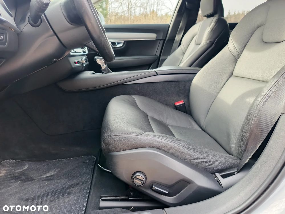Volvo V90 D5 AWD Momentum - 30