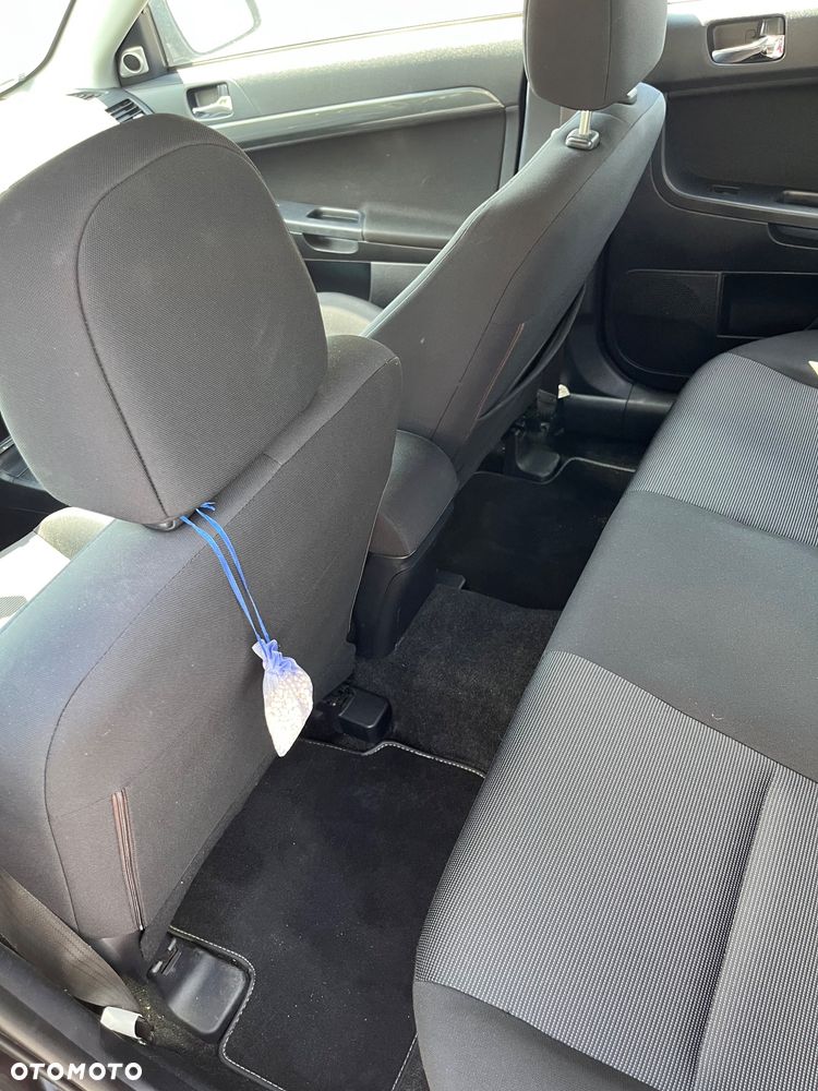 Mitsubishi Lancer 1.8 Intense - 12