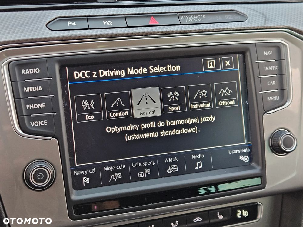 Volkswagen Passat Variant 2.0 TDI SCR 4Motion DSG Highline - 28