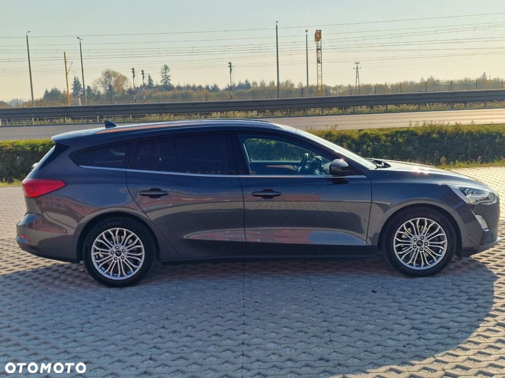 Ford Focus SW - 38