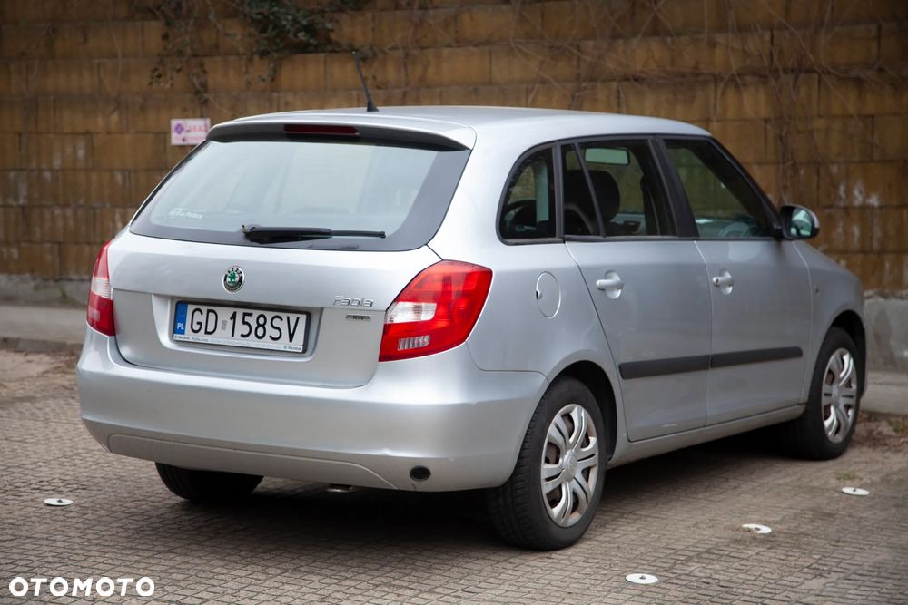 Skoda Fabia 1.4 16V Ambition Plus - 3