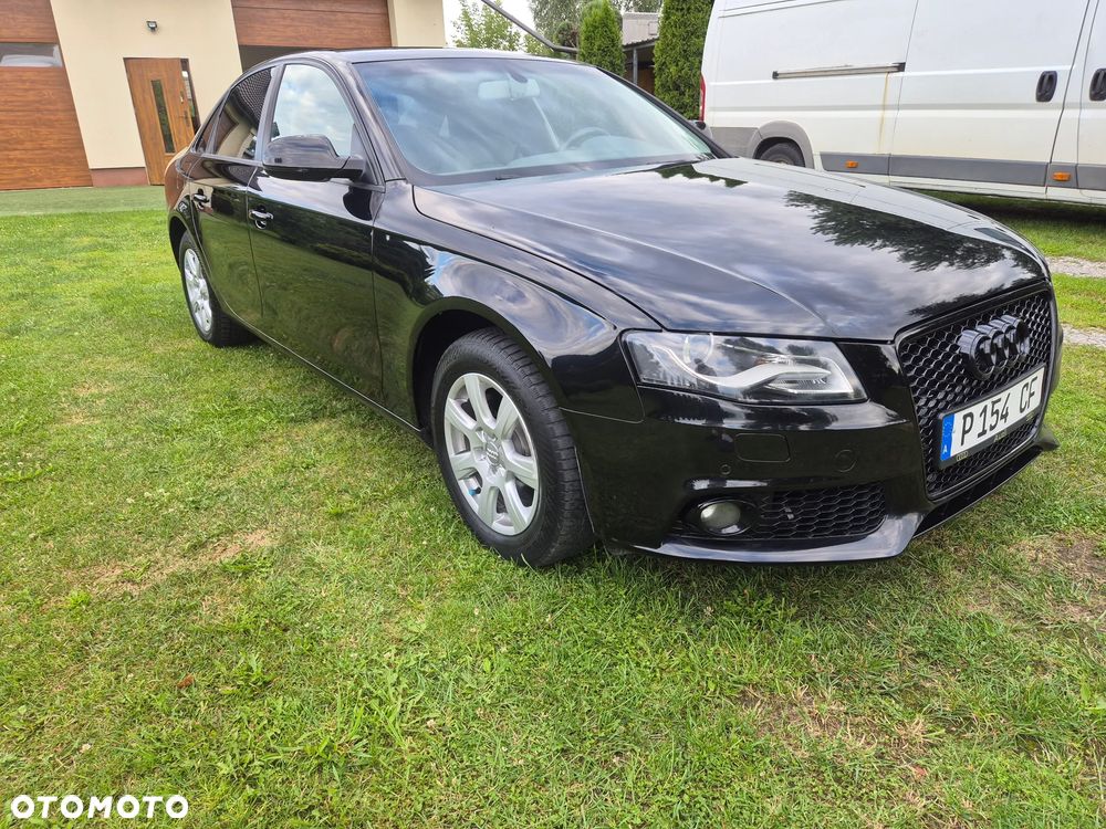 Audi A4 Limousine - 1