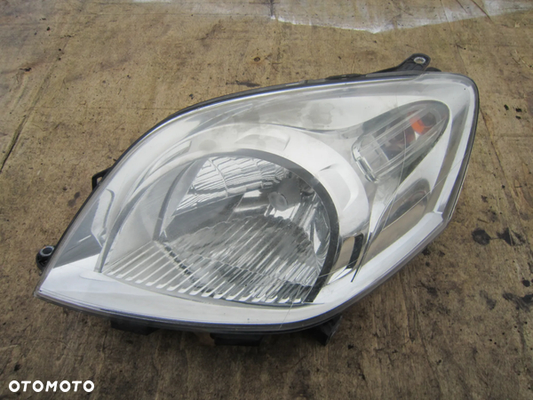 Lampa przód przednia lewa Peugeot Bipper Anglik