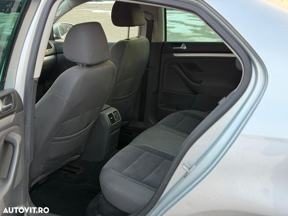 Volkswagen Jetta 2.0 TDI Comfortline - 3