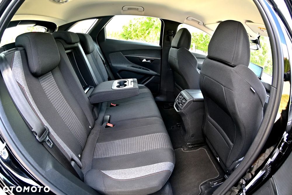 Peugeot 3008 1.2 PureTech Allure S&S - 21