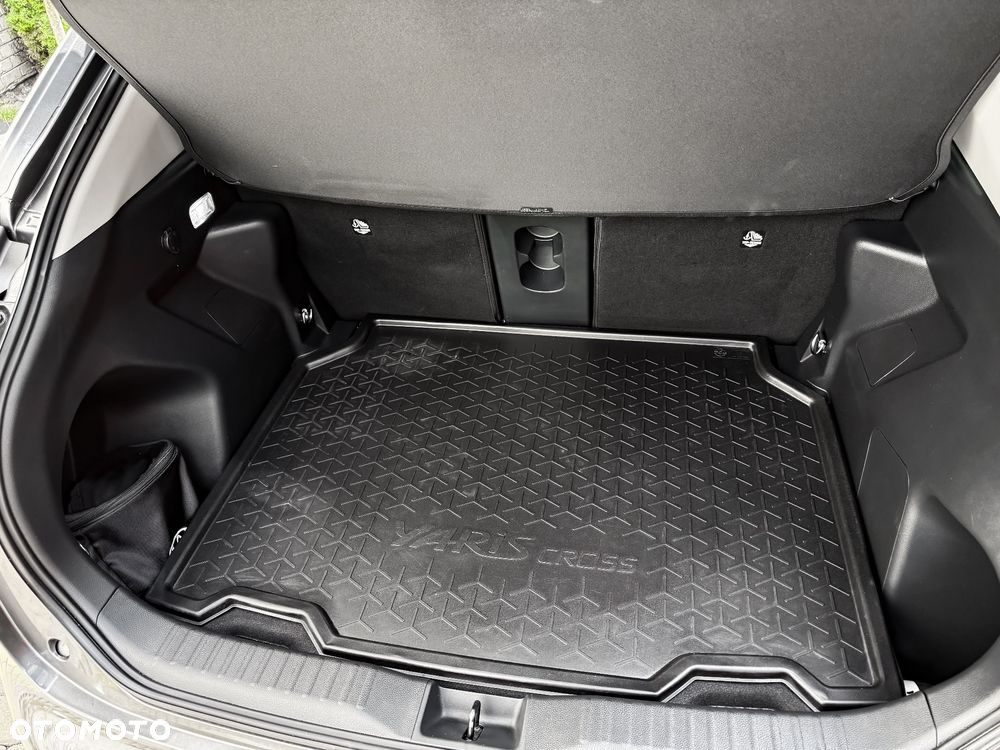 Toyota Yaris Cross Hybrid 1.5 Executive - 11
