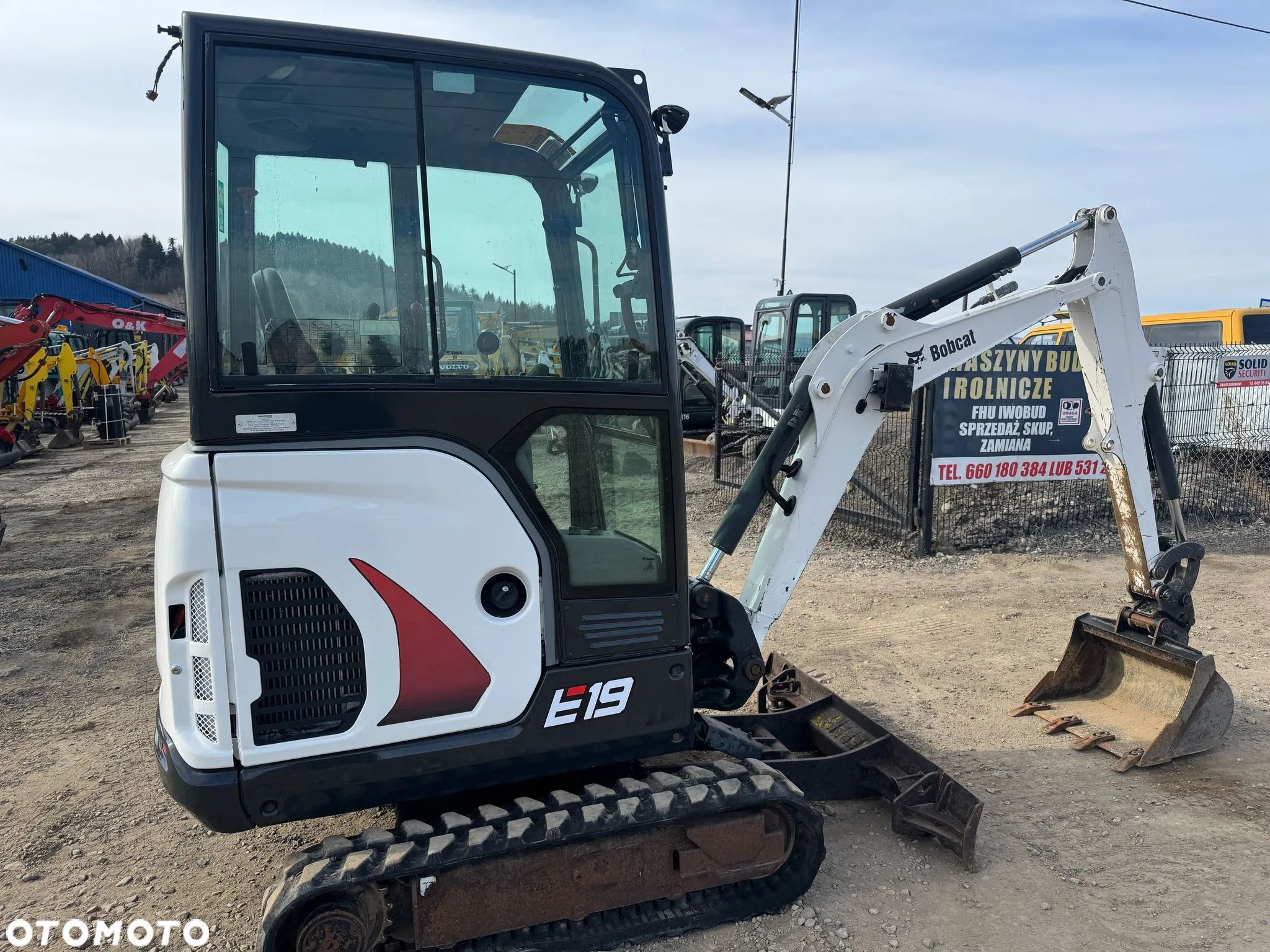 Bobcat E19 - 1