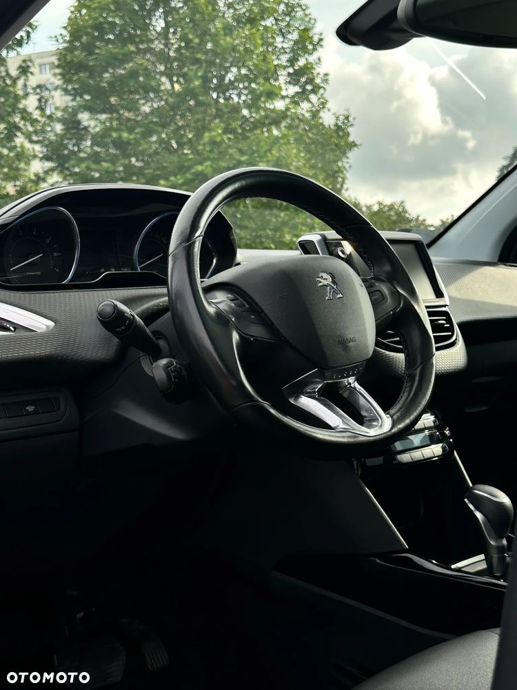 Peugeot 2008 1.2 Pure Tech Allure S&S EAT6 - 8