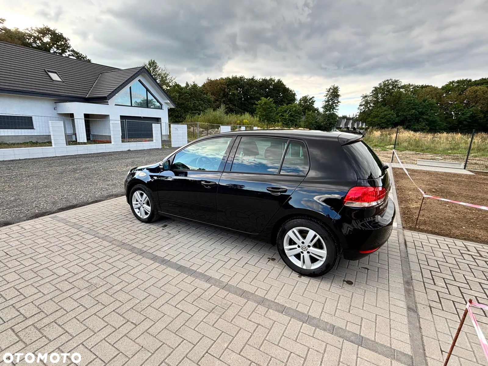 Volkswagen Golf VI 1.6 TDI BlueMot Comfortline - 17