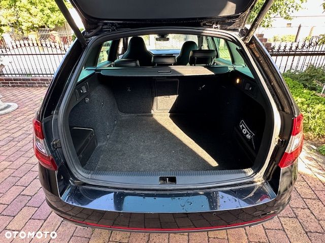 Skoda Octavia 2.0 TDI DSG RS - 7