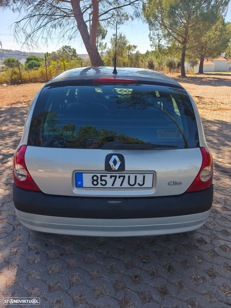 Renault Clio 2002 photo 3