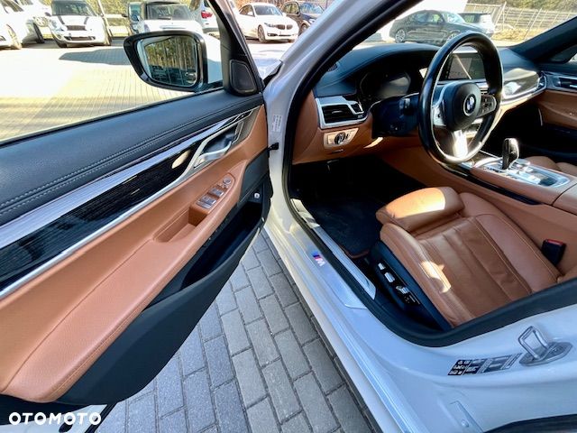 BMW Seria 7 730d xDrive mHEV sport - 11