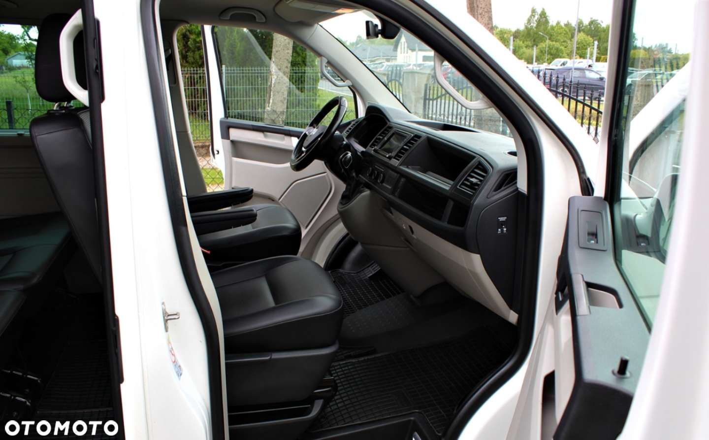 Volkswagen Caravelle - 15