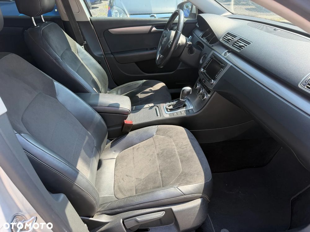 Volkswagen Passat 2.0 TDI Comfortline DSG - 13