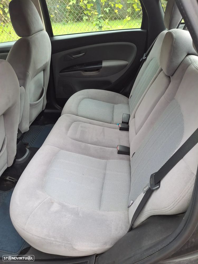 Fiat Linea 1.3 M-Jet Emotion - 10