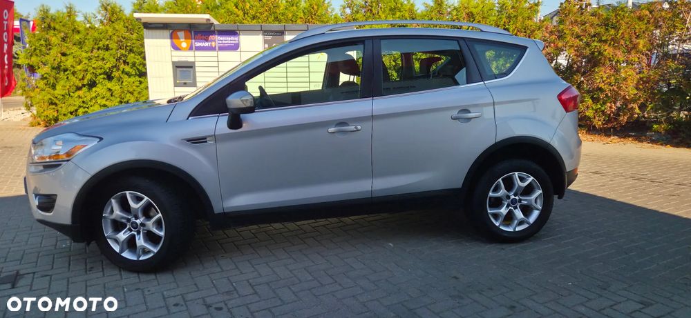 Ford Kuga 2.0 TDCi 2x4 Titanium - 8