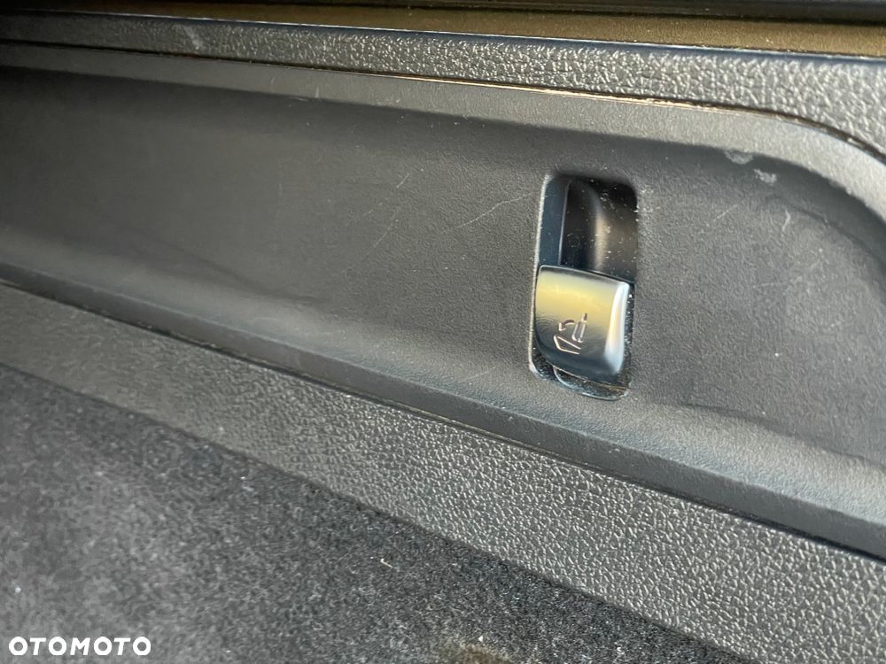 Mercedes-Benz GLC 220 d 4Matic 9G-TRONIC AMG Line - 10