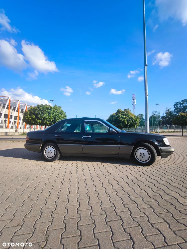 Mercedes-Benz Klasa E 250 D Elegance - 1