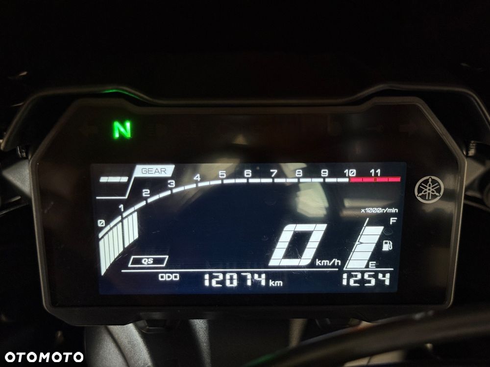 Yamaha R7 - 9